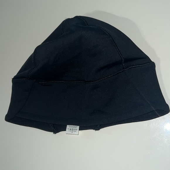Lululemon Run For It All Beanie, Black, Tech Fleece Ponytail Hat, Reflective - Picture 2 of 6
